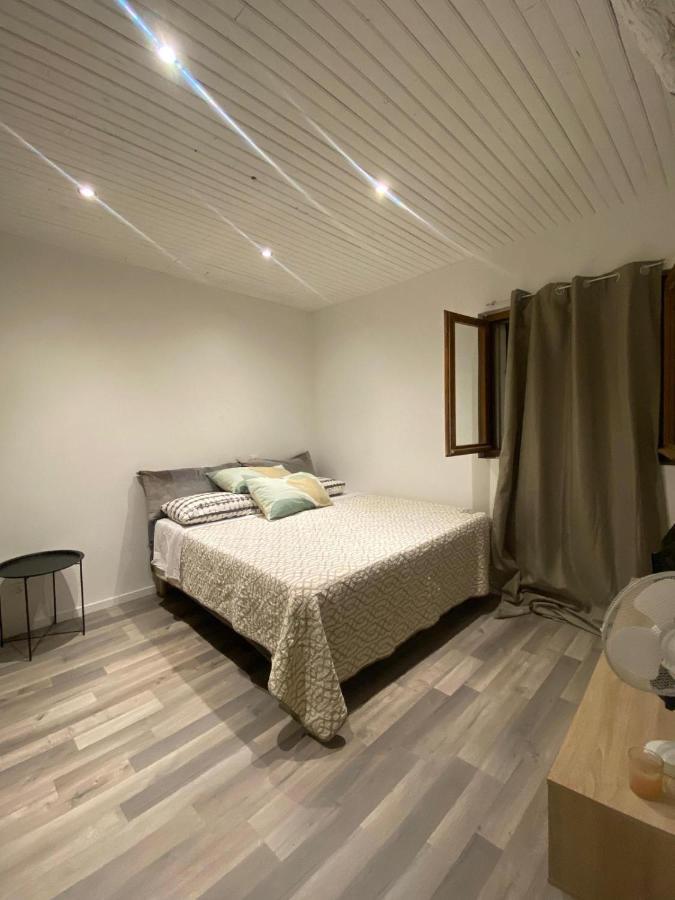 Hôtel Camellia à Beauvoisin  Extérieur photo